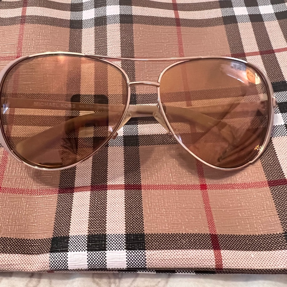 Michael Kors Chelsea sunglasses - Picture 3 of 5